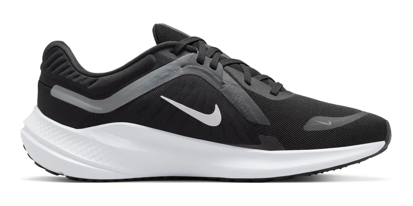 Nike Quest 5 in Black
