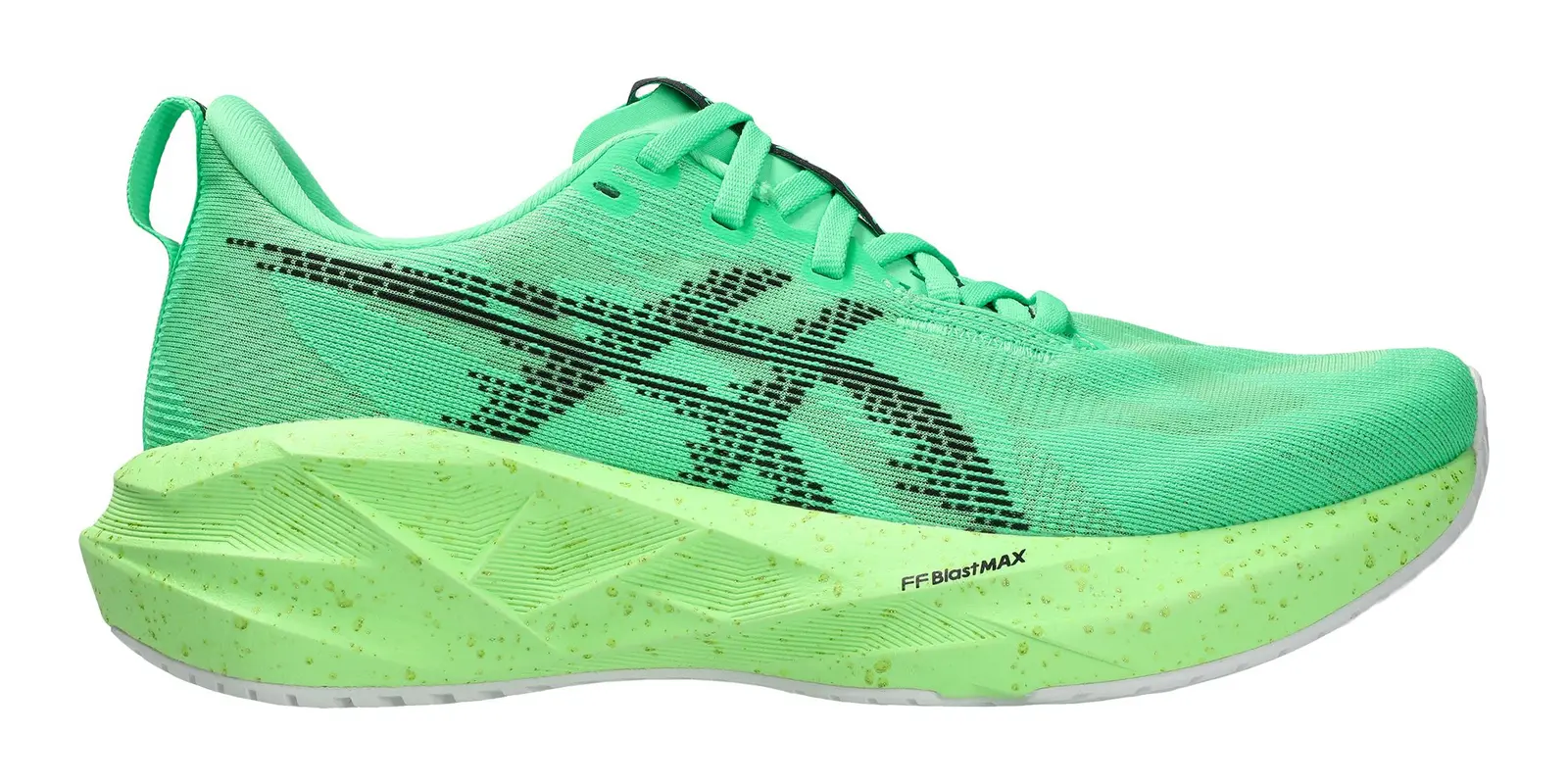 ASICS Novablast 5 in Vital Green / Black