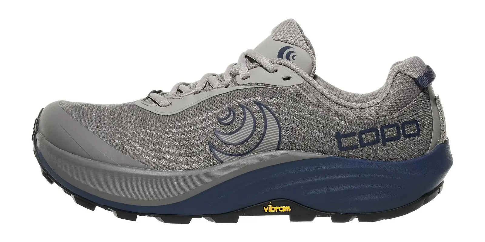 Topo Athletic Pursuit 3 in Grey / Navy