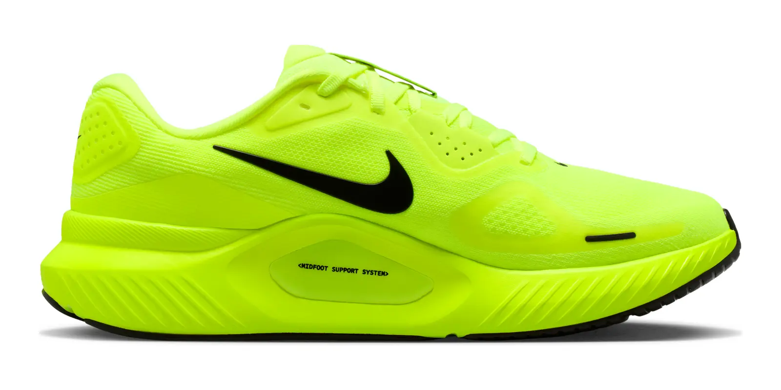Nike Structure 26 in Yellow
