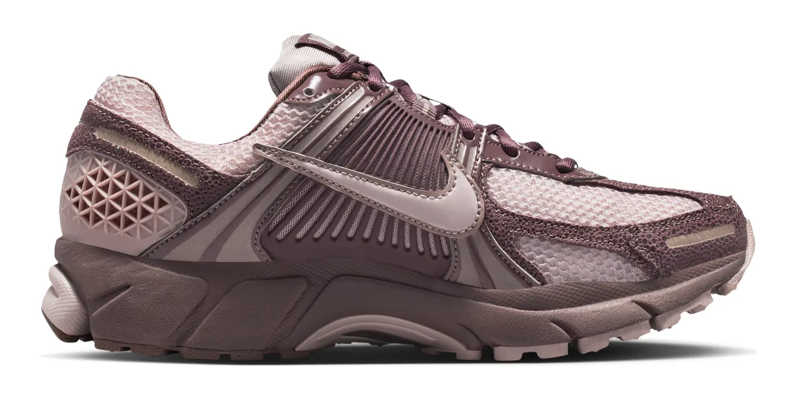 Nike Zoom Vomero 5 in Purple
