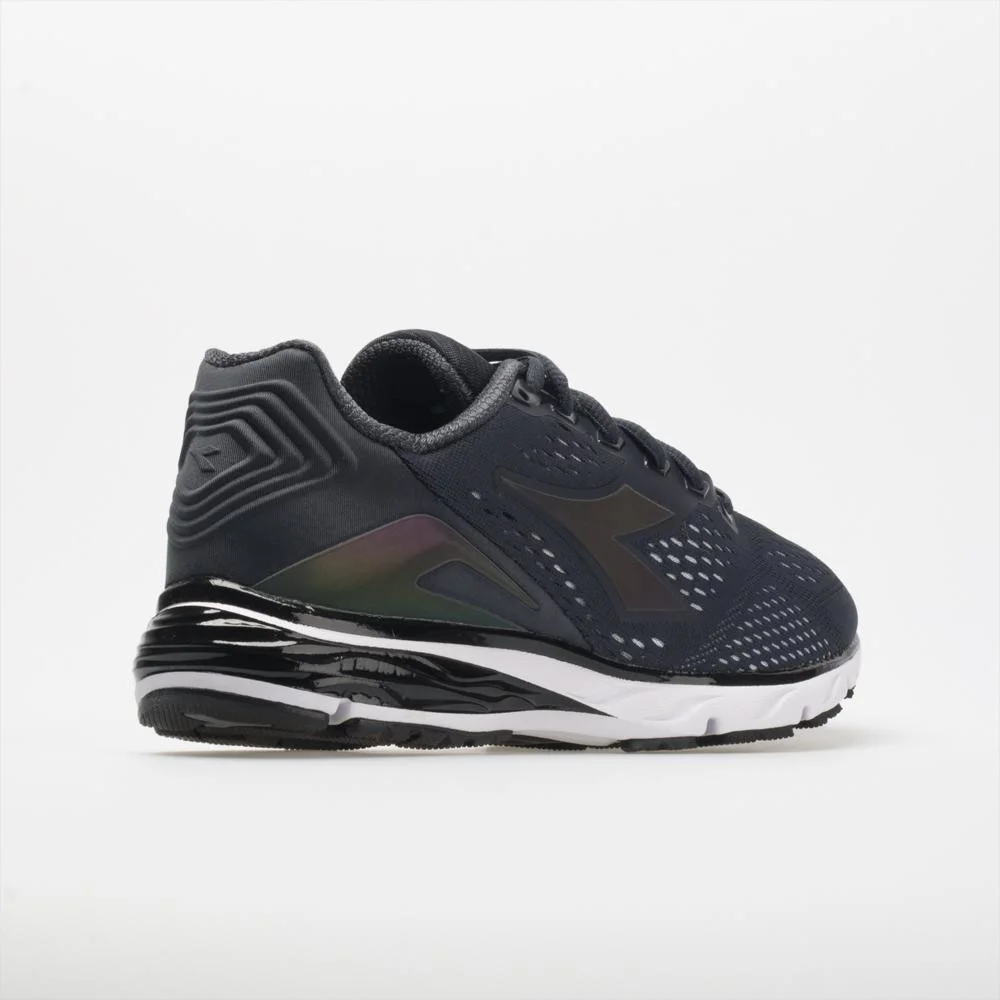 Diadora Mythos Blushield Hip 3 in Dark
