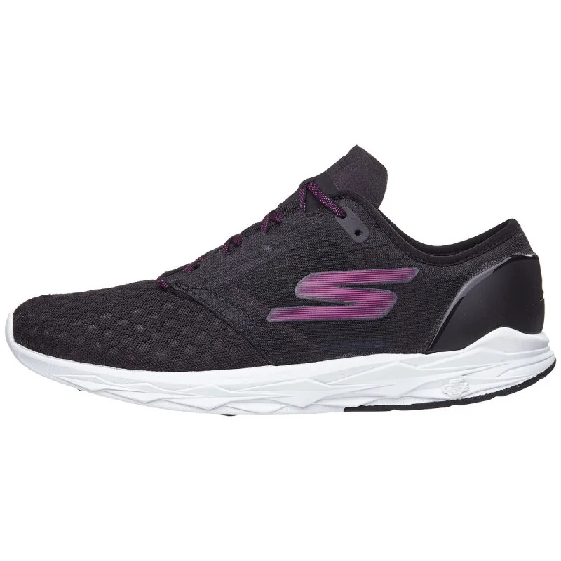Skechers GOmeb Speed 5 in Black / Hot