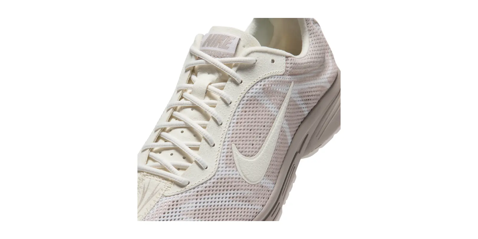 Nike Zoom Streak 3 in Brown