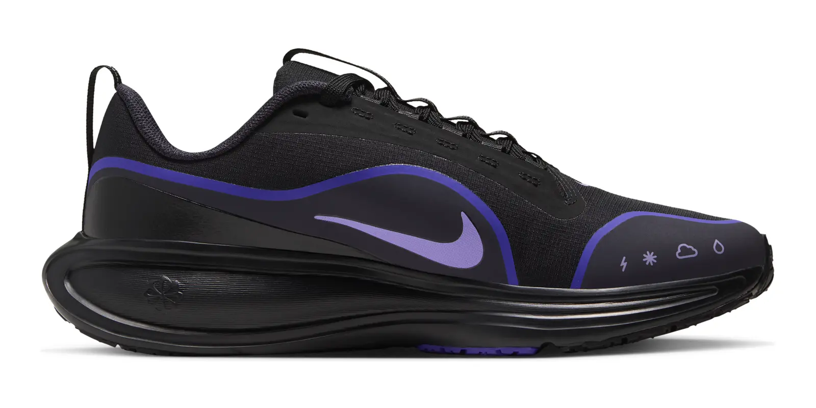 Nike Revolution 8 Utility in Black