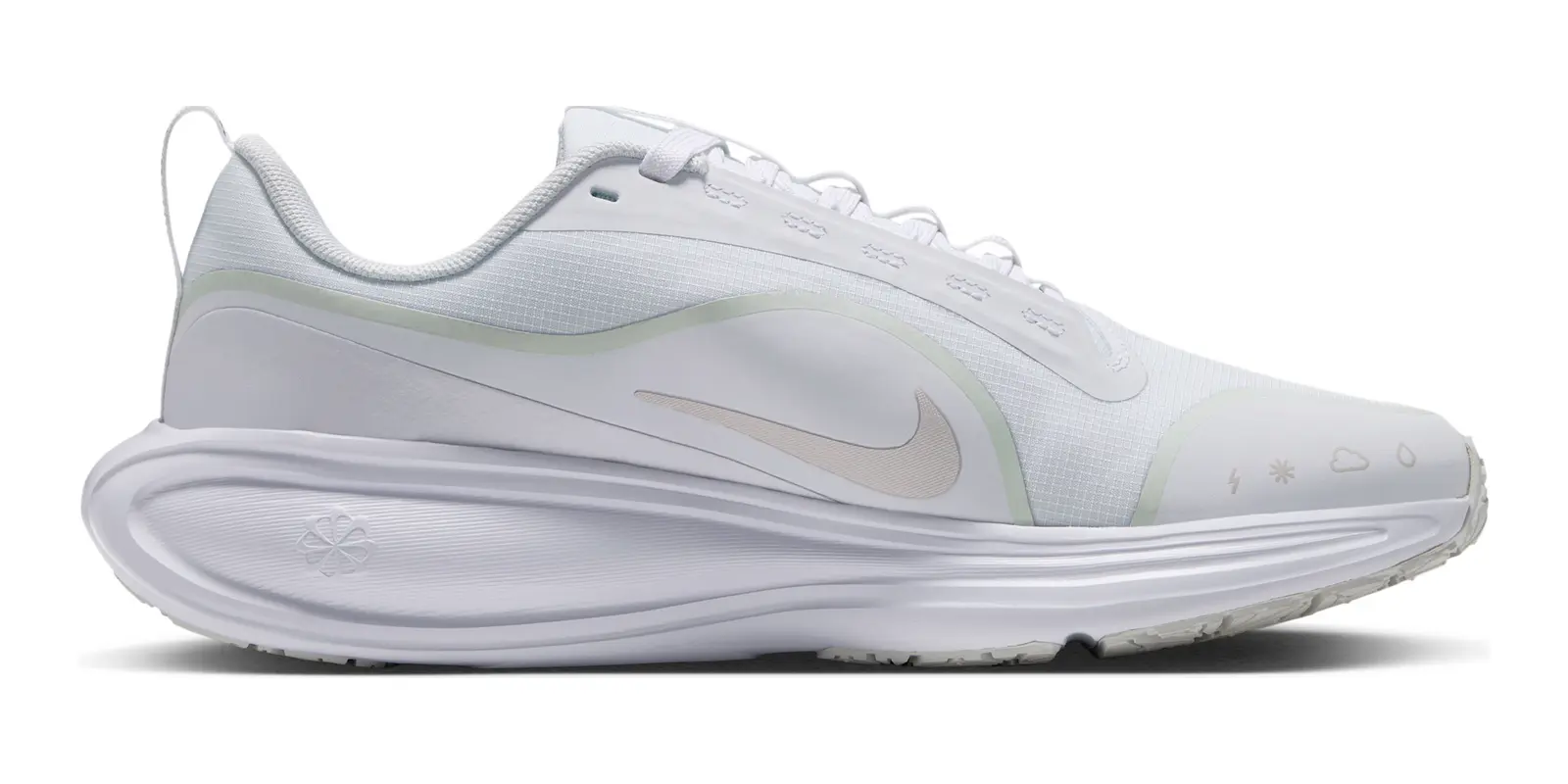 Nike Revolution 8 Utility in White