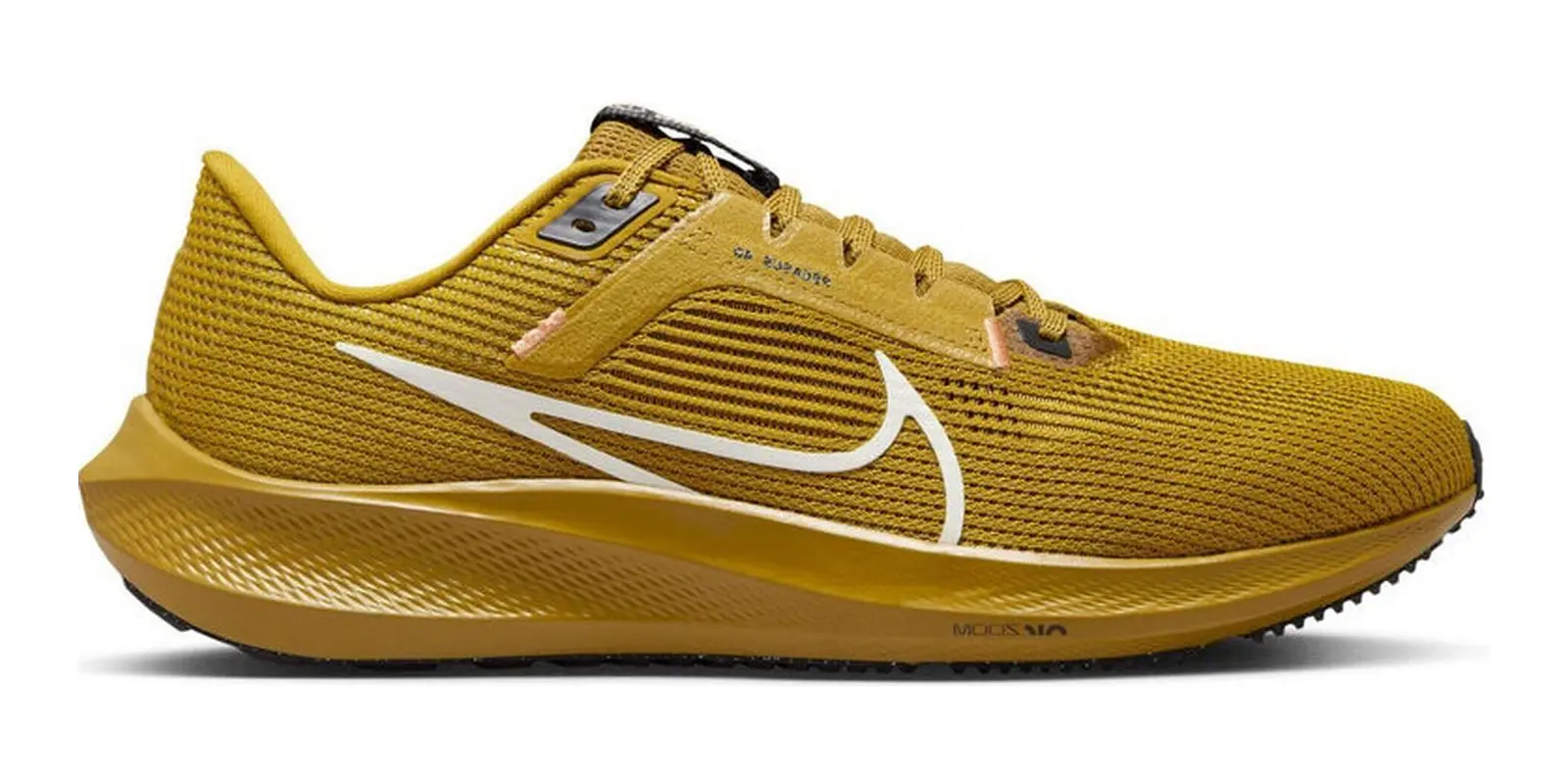 Nike Air Zoom Pegasus 40 in Bronzine