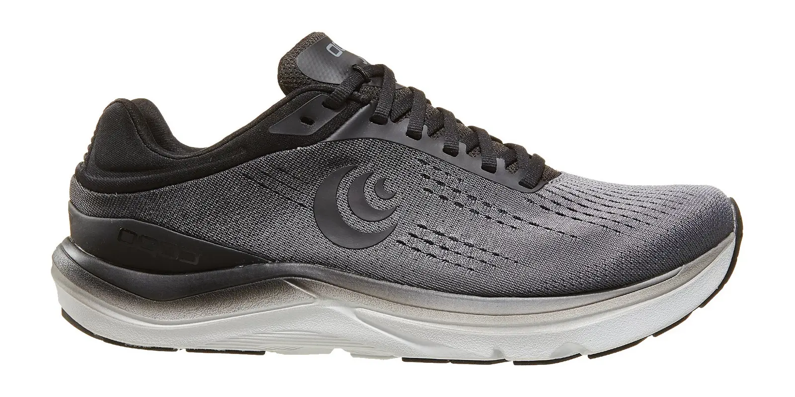 Topo Athletic Magnifly in Charcoal / Black