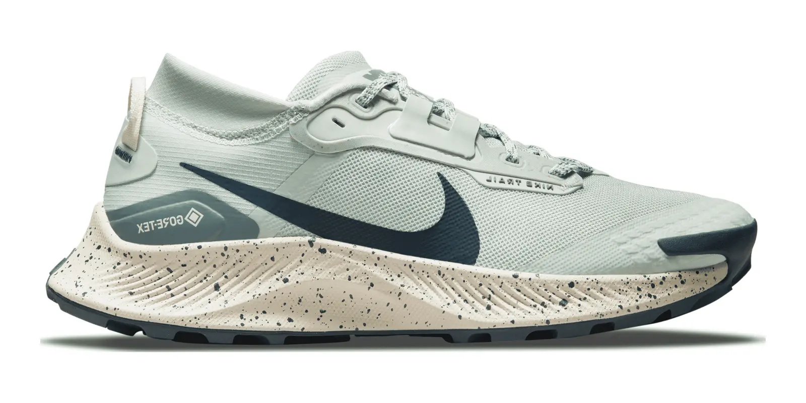 Nike Pegasus Trail 3 in Green