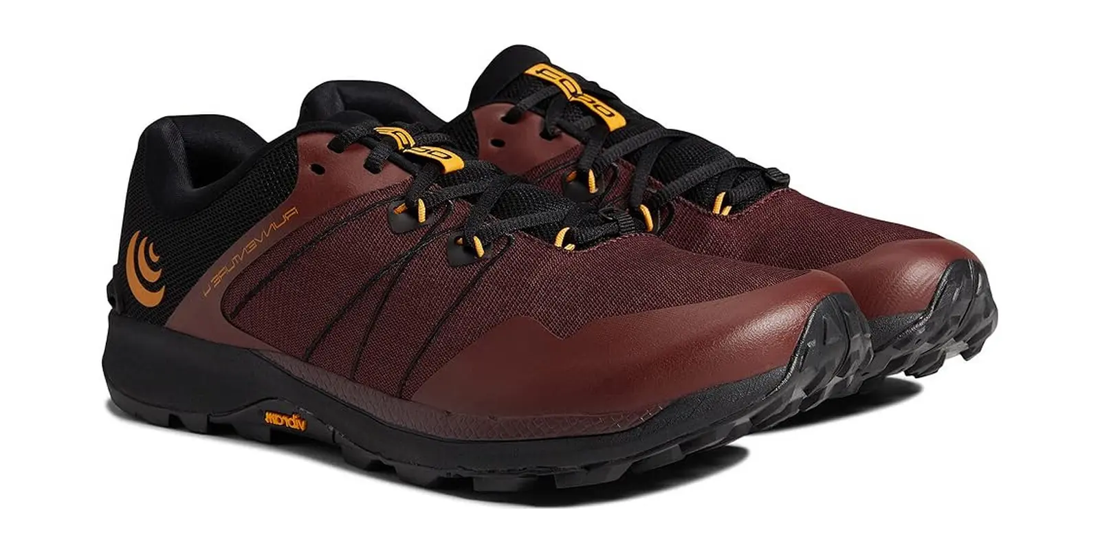 Topo Athletic Runventure 4 in Garnetblack