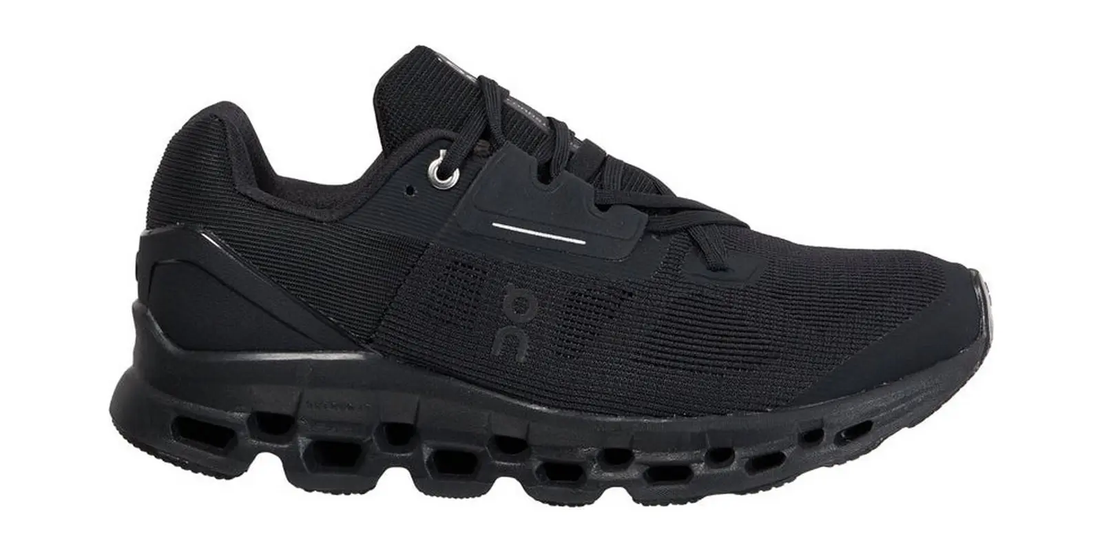 On Cloudstratus 2 in Black
