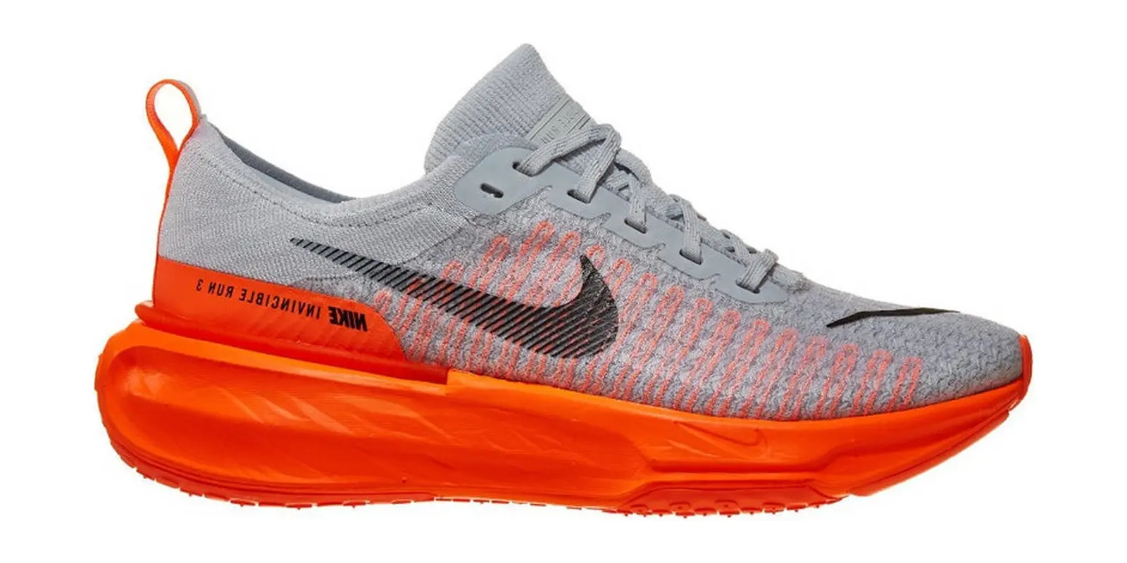 Nike ZoomX Invincible Run 3 in Platinum / Black / Grey