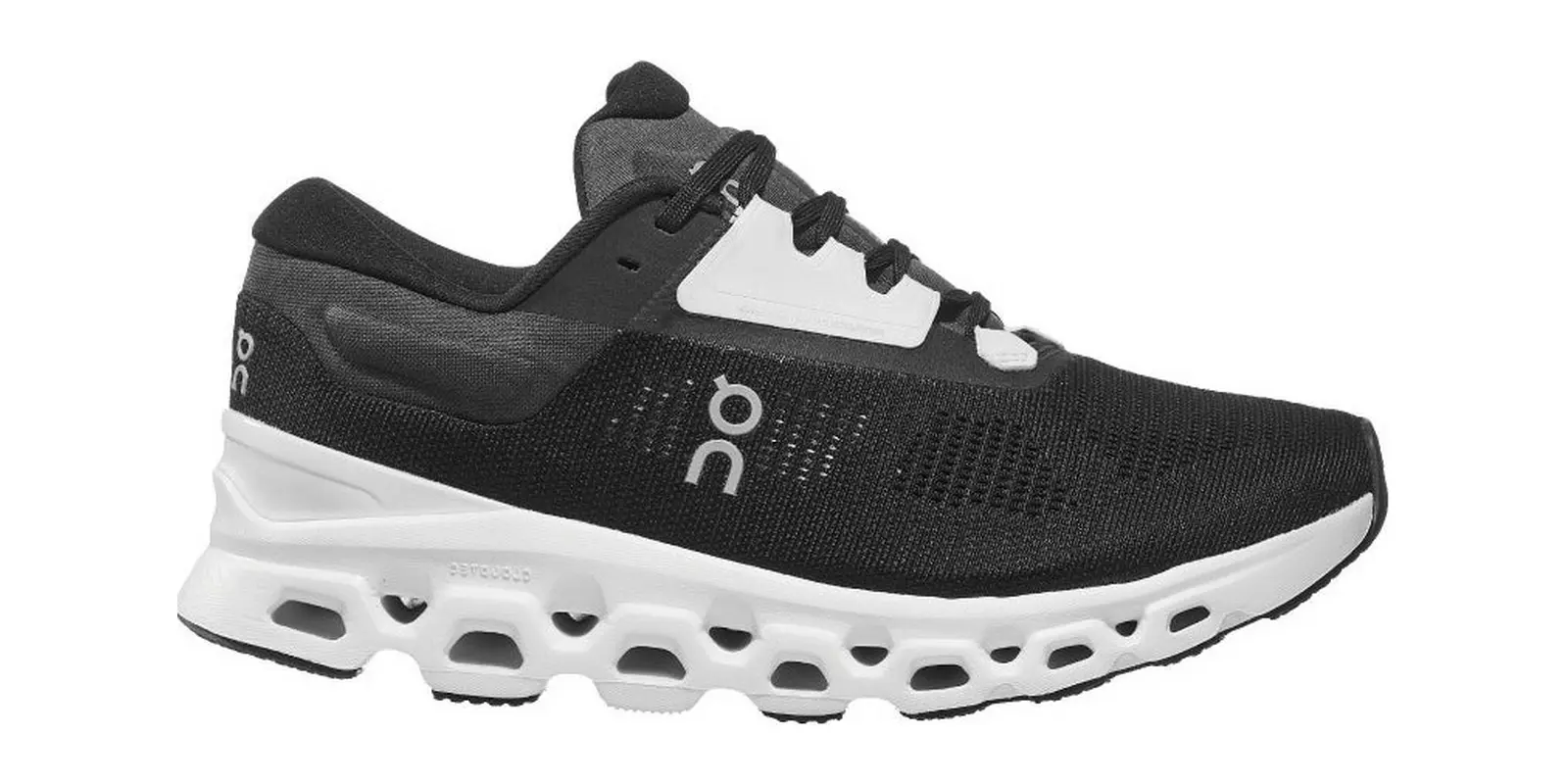 On Cloudstratus 3 in Black / Frost