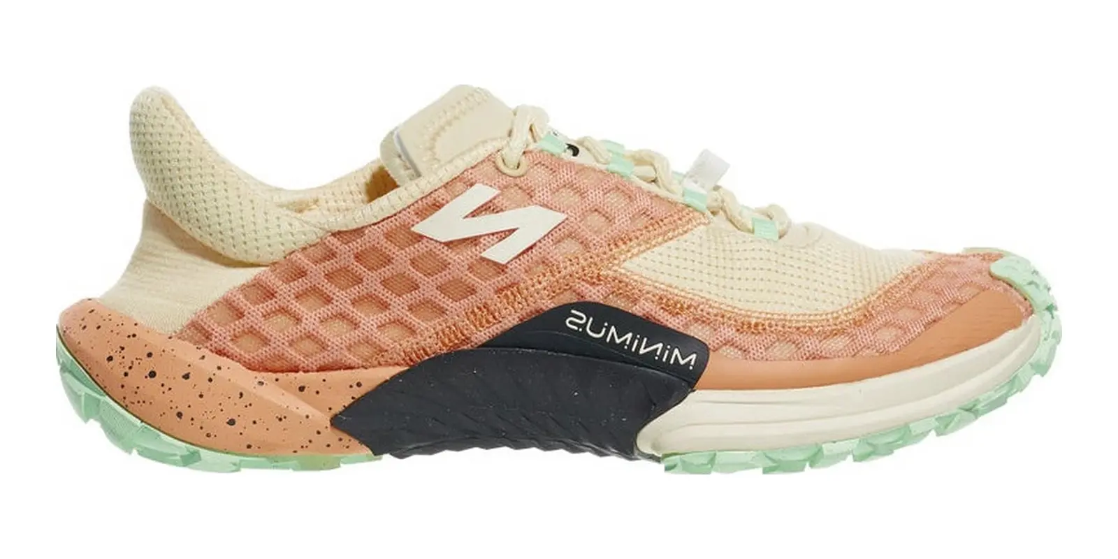 New Balance Minimus Trail in Driedorange
