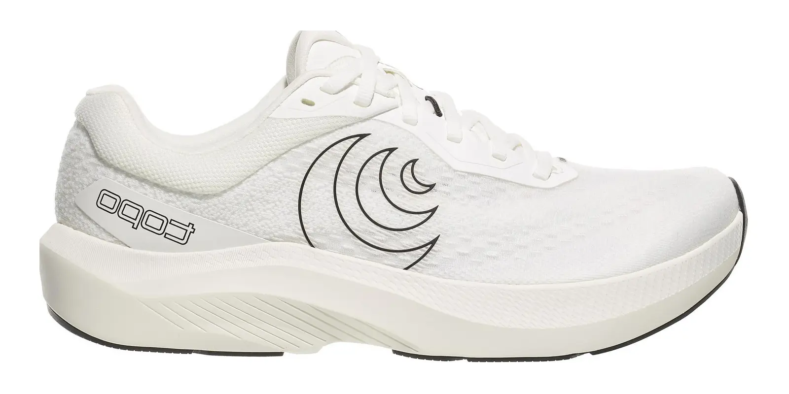 Topo Athletic Magnifly 6 in White / Black