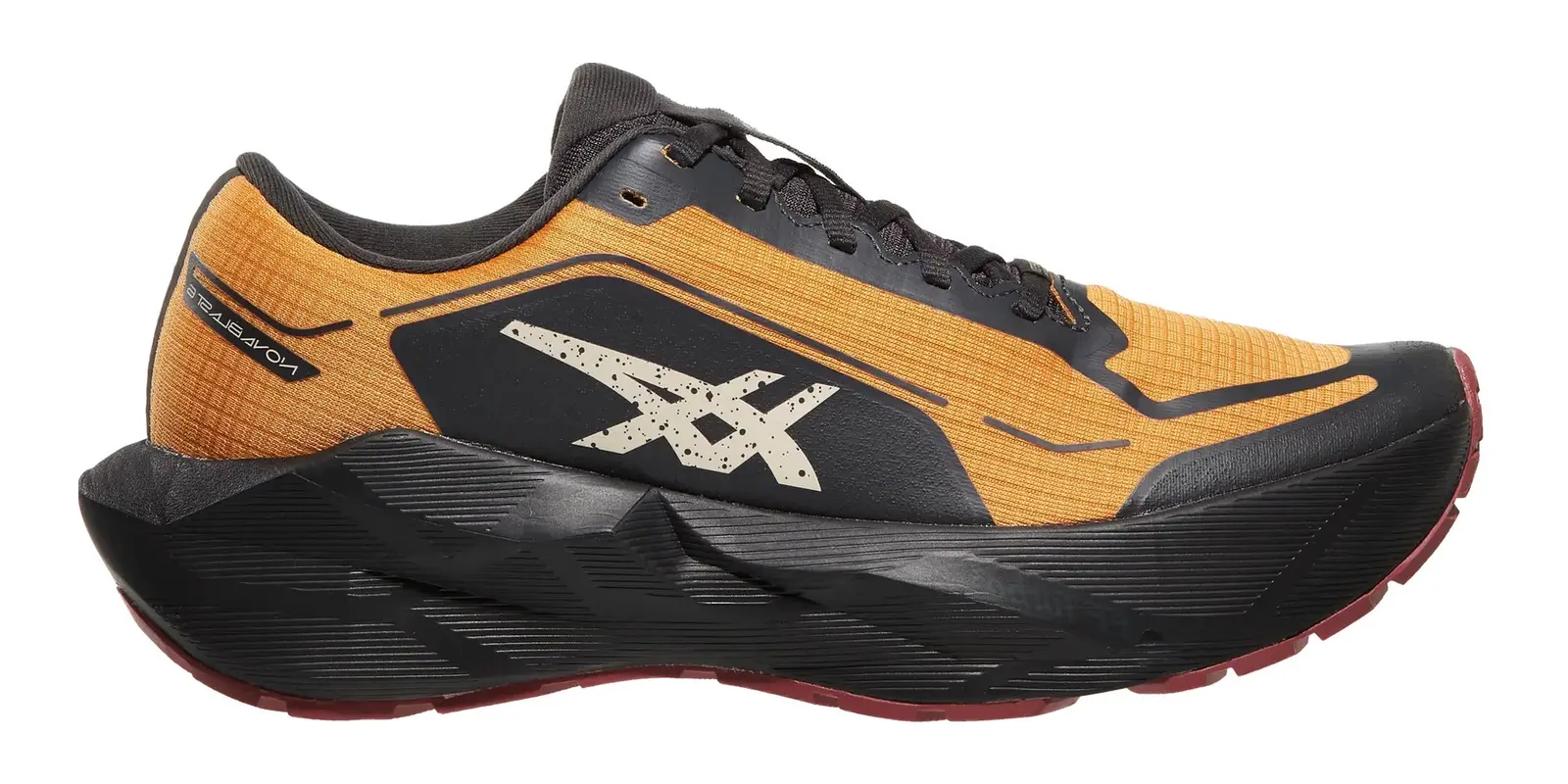 ASICS Novablast 6 in Sandstorm / Black