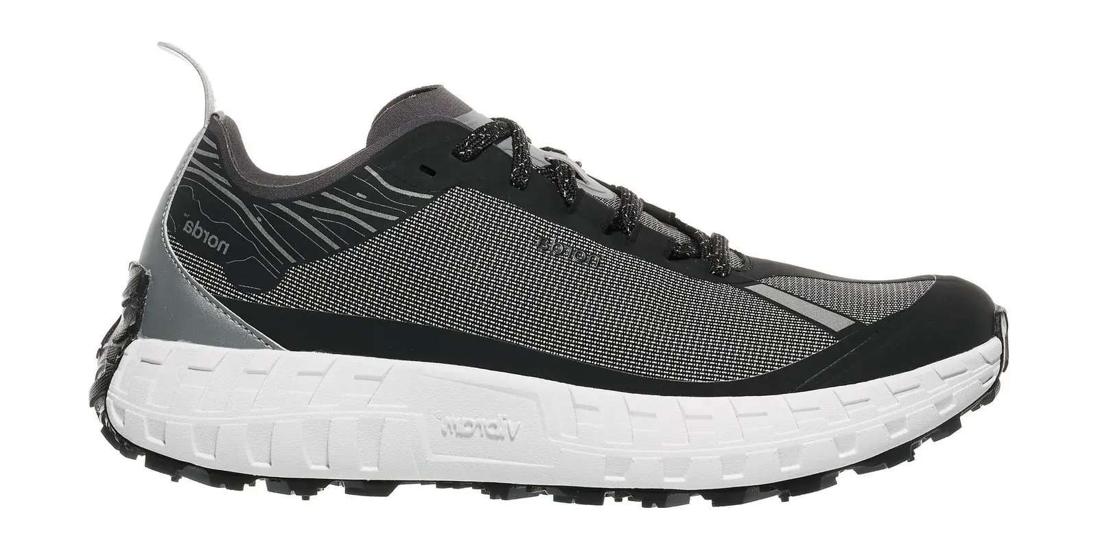 norda 001 in Black