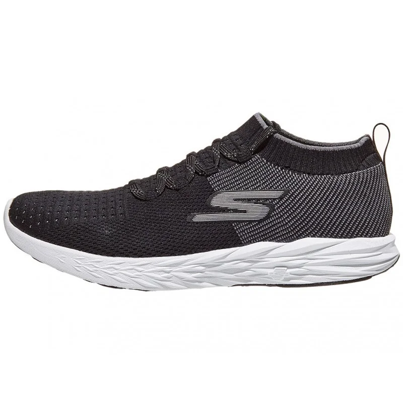 Skechers GOrun 6 in Black / White
