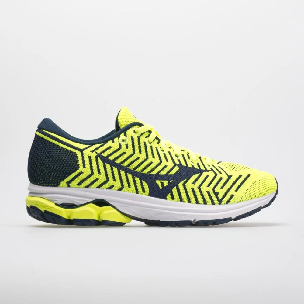 Mizuno Waveknit R2 in Flashmaize