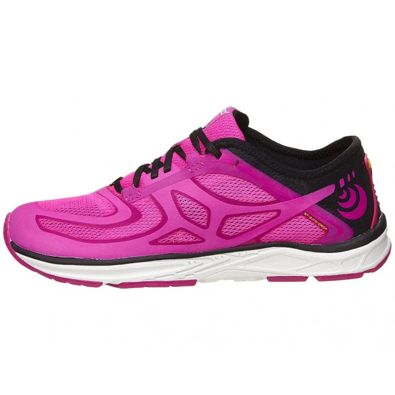 Topo Athletic ST-2 in Fuchsiablack