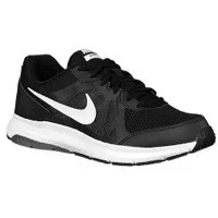 Nike Dart 11 in Black / Dark