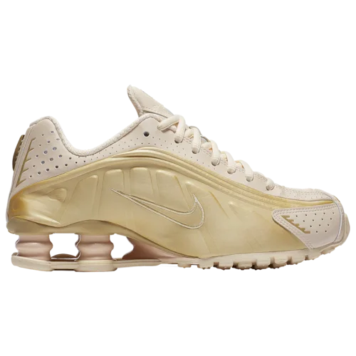 Nike Shox R4 in Guava