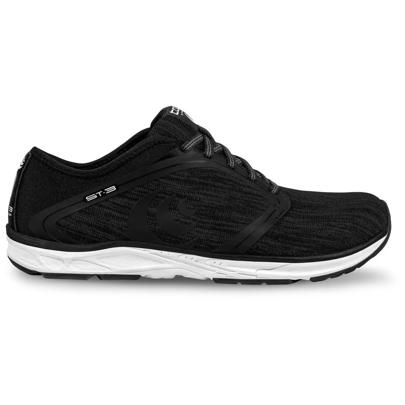 Topo Athletic ST-3 in Black / Grey