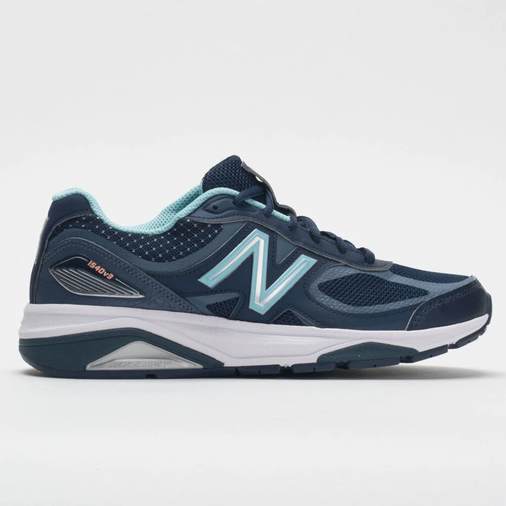 New Balance 1540v3 in Natural