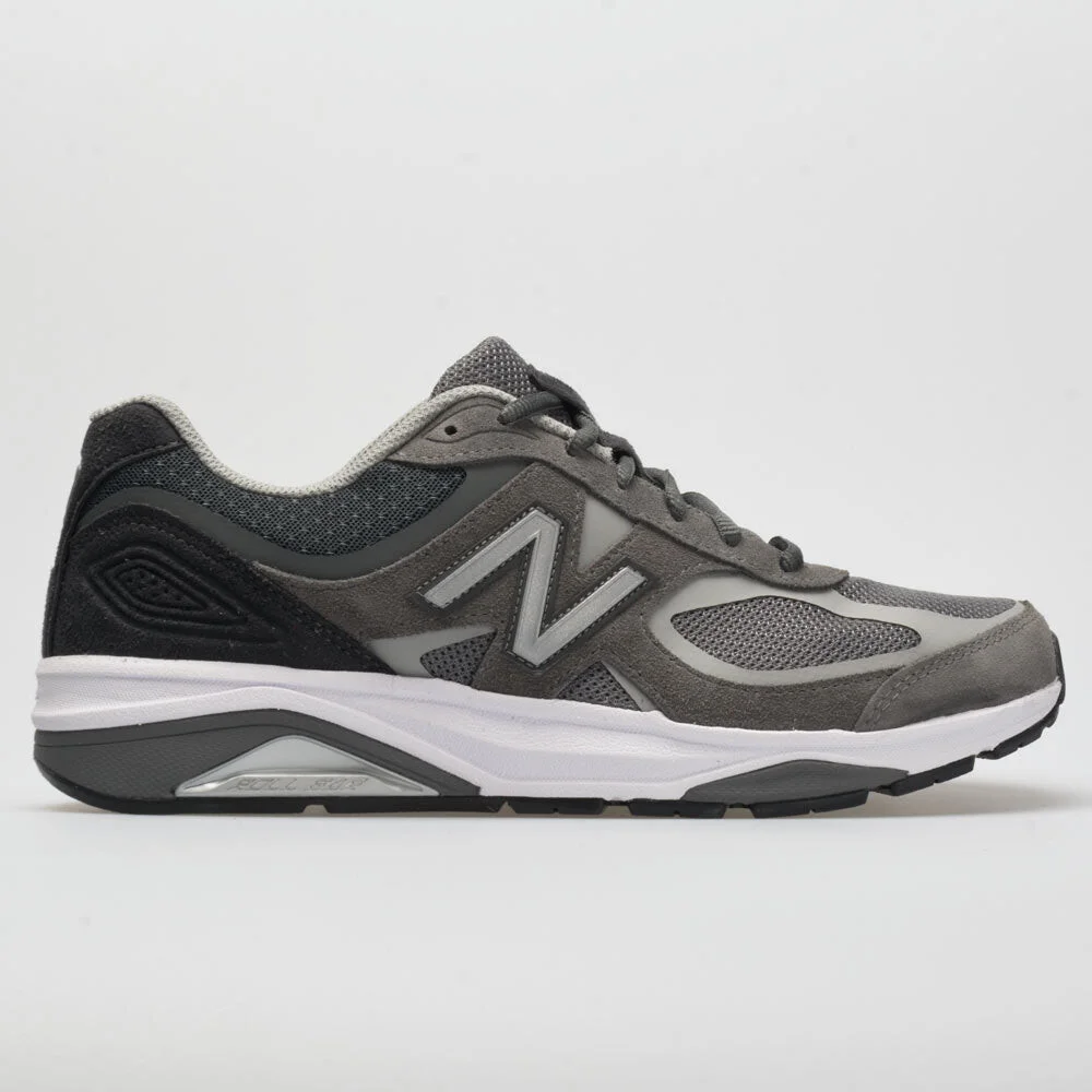 New Balance 1540v3 in Grey / Black