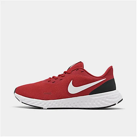 Nike Revolution 5 in Red