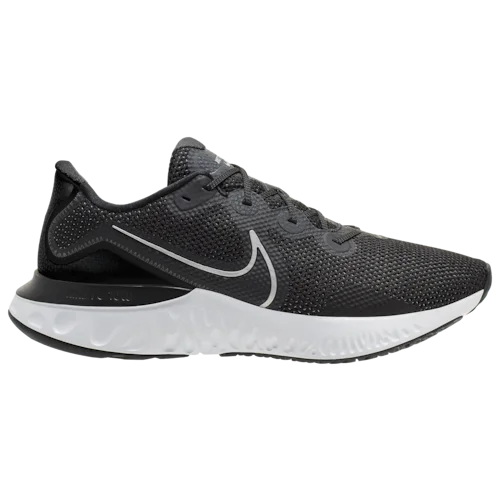 Nike Renew Run in Black / Metallic