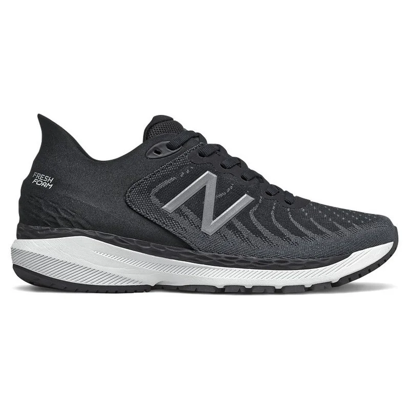 New Balance Fresh Foam 860 v11 in Black / White