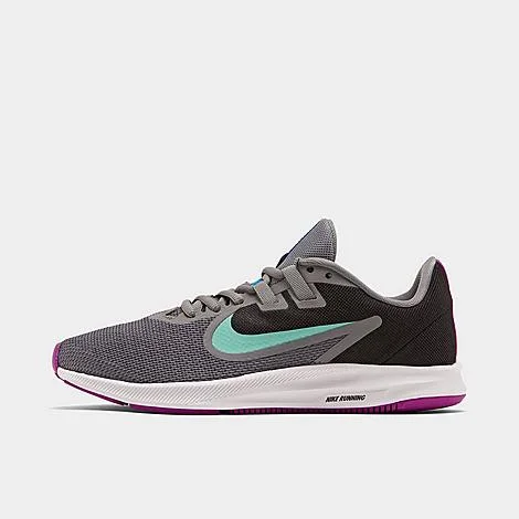 Nike Downshifter 9 in Grey
