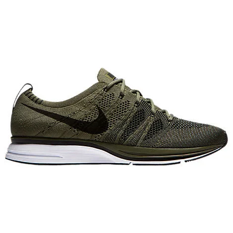 Nike Flyknit Trainer in Green