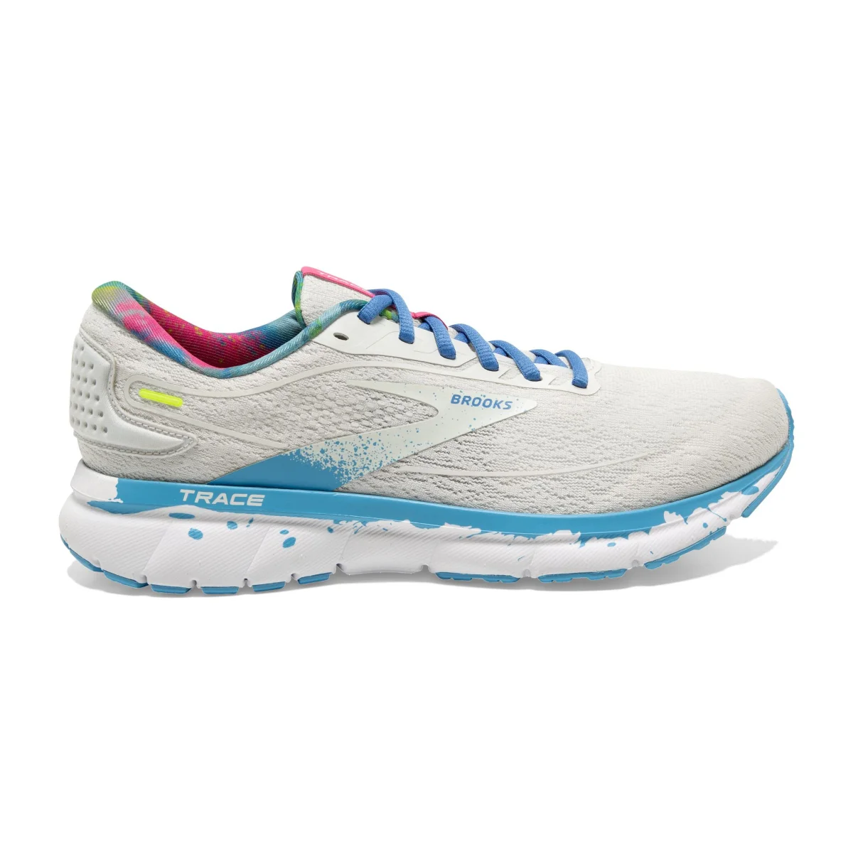 Brooks Trace 2 in Whitegrayalaskan