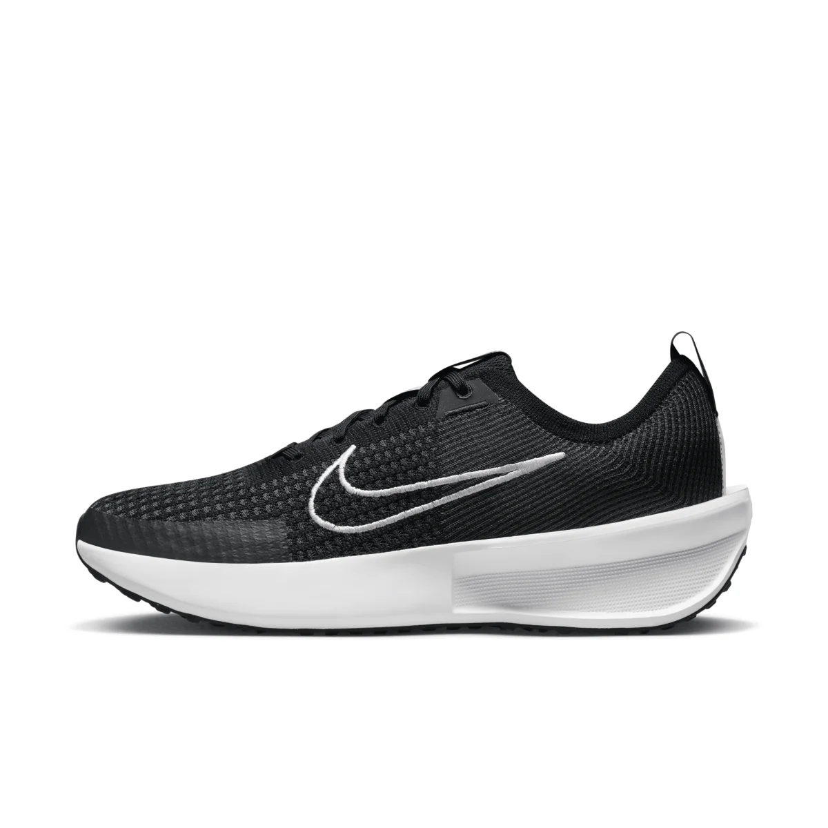 Nike Interact Run in Black