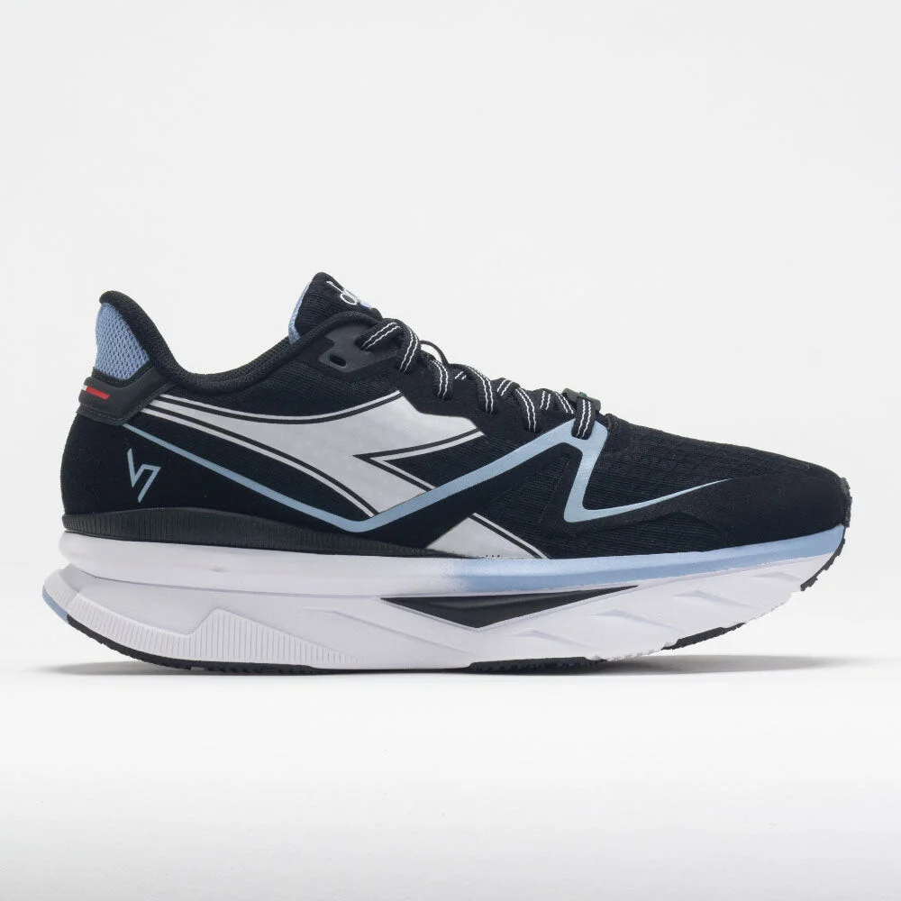 Diadora Atomo v7000 in Black / White