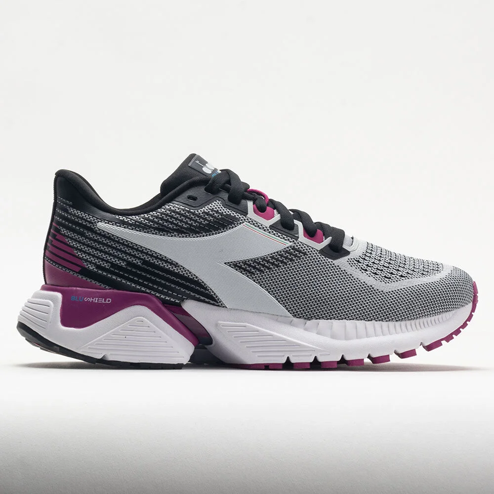 Diadora Mythos Blushield Vigore in Silver
