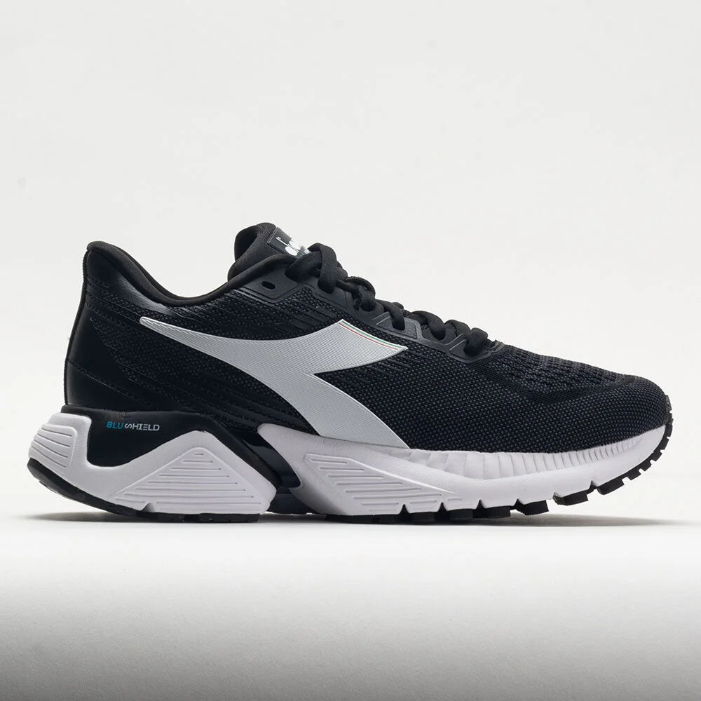 Diadora Mythos Blushield Vigore in Black / White