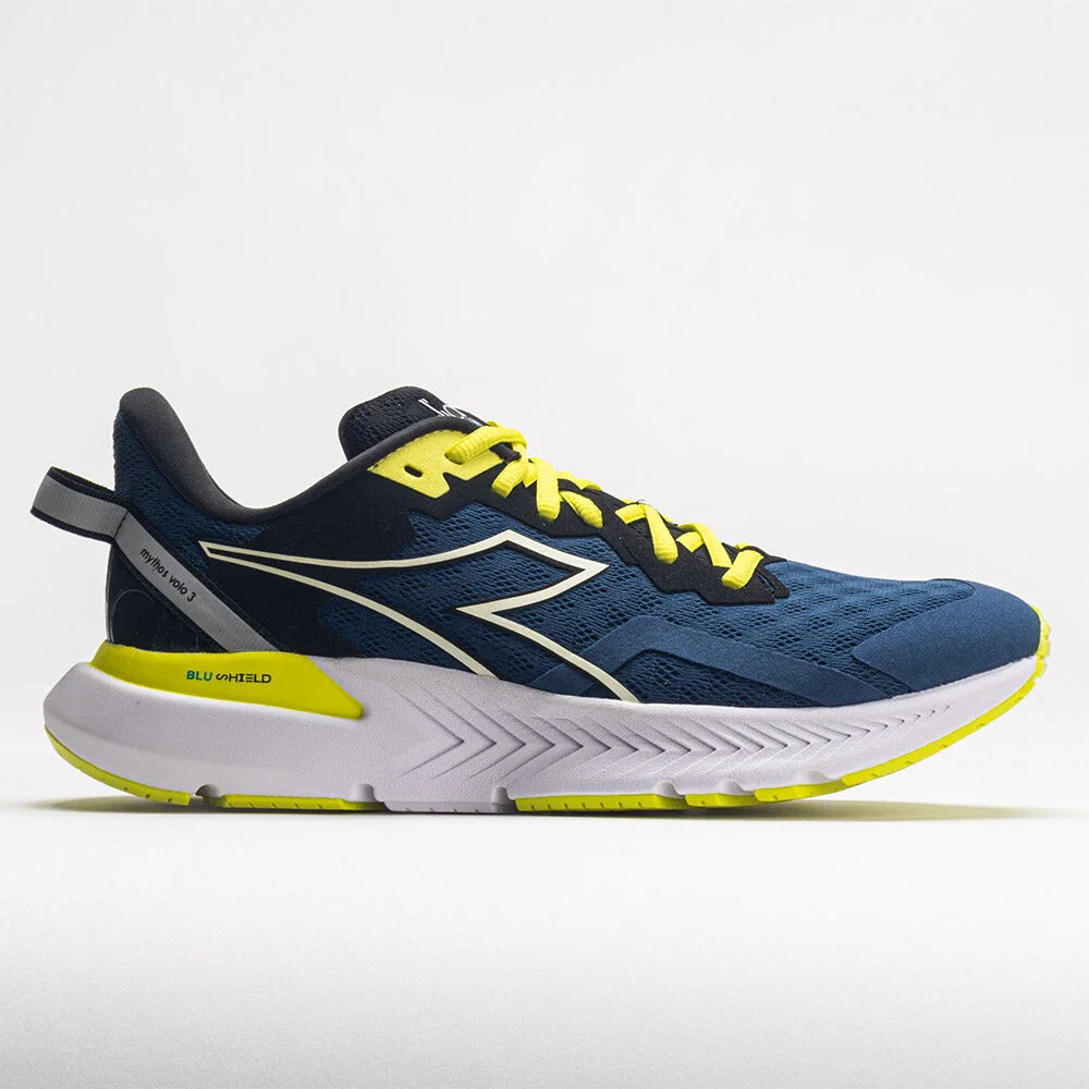 Diadora Mythos Blushield Volo 3 in Blue