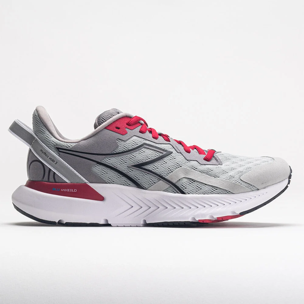 Diadora Mythos Blushield Volo 3 in Silver