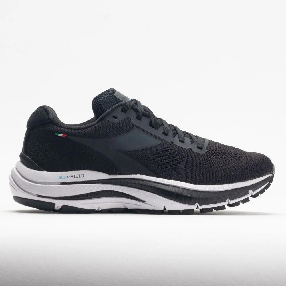 Diadora Mythos Blushield Vortice 7 in Black / White