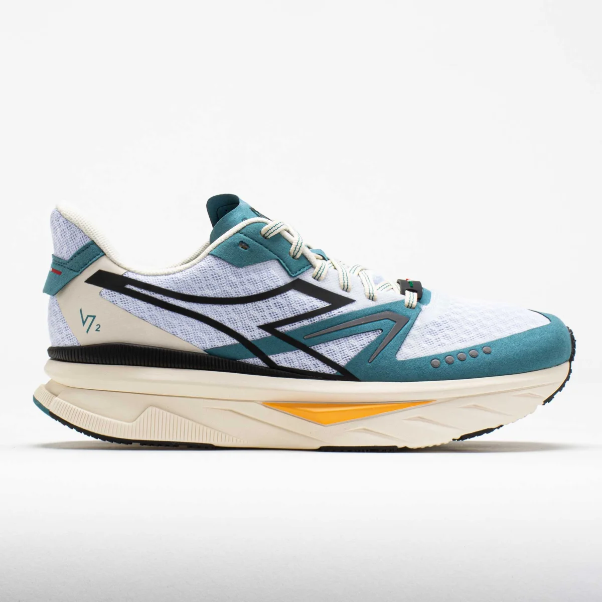 Diadora Atomo v7000 2 in Whitebrittany