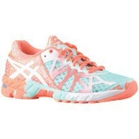 ASICS GEL-Noosa Tri 9 in Glacier / White / Hot