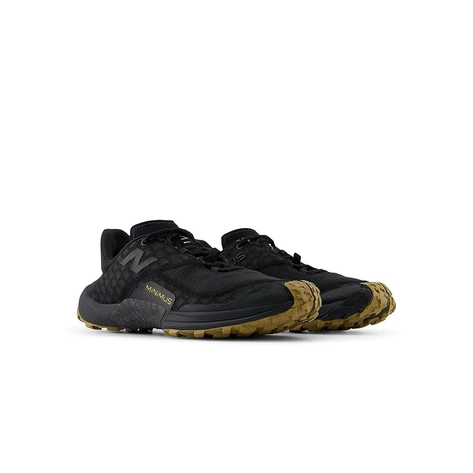 New Balance Minimus Trail in Black / Phantom