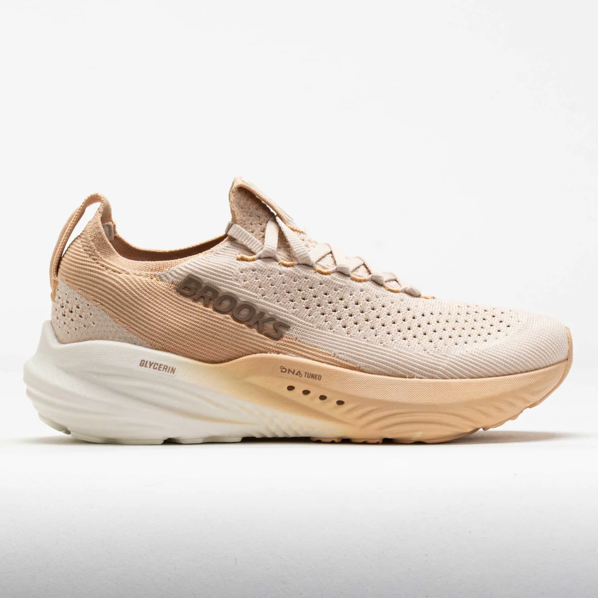 Brooks Glycerin Stealthfit 22 in Almonda