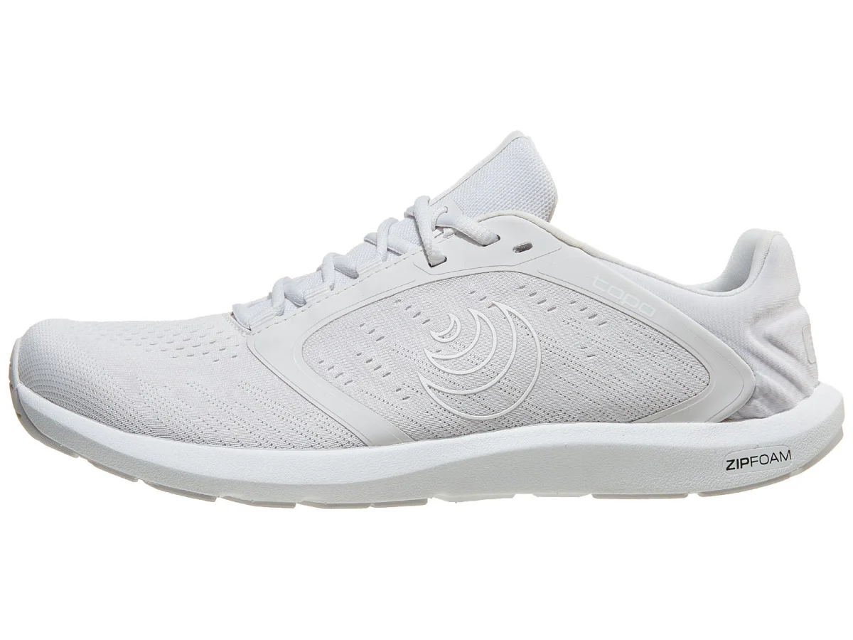 Topo Athletic ST-5 in Grey