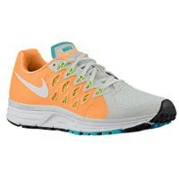Nike Air Zoom Vomero 9 in Light