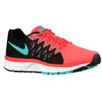 Nike Air Zoom Vomero 9 in Hyper