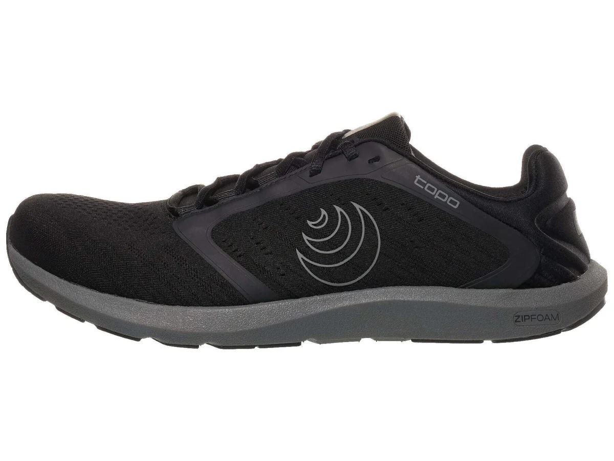 Topo Athletic ST-5 in Grey